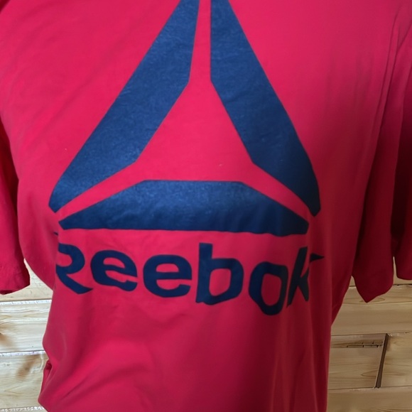 Reebok T-Shirt - Picture 2 of 4